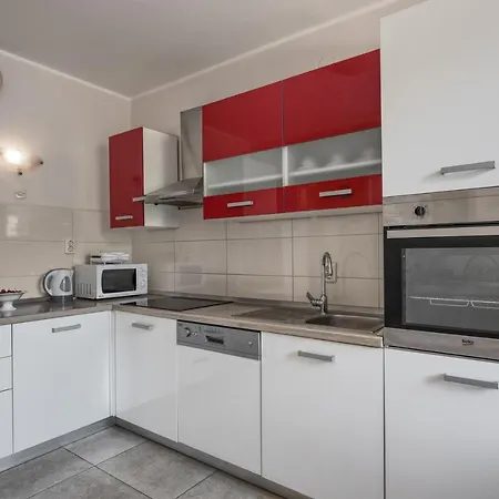 M & M Apartment