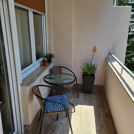 M & M Apartment *